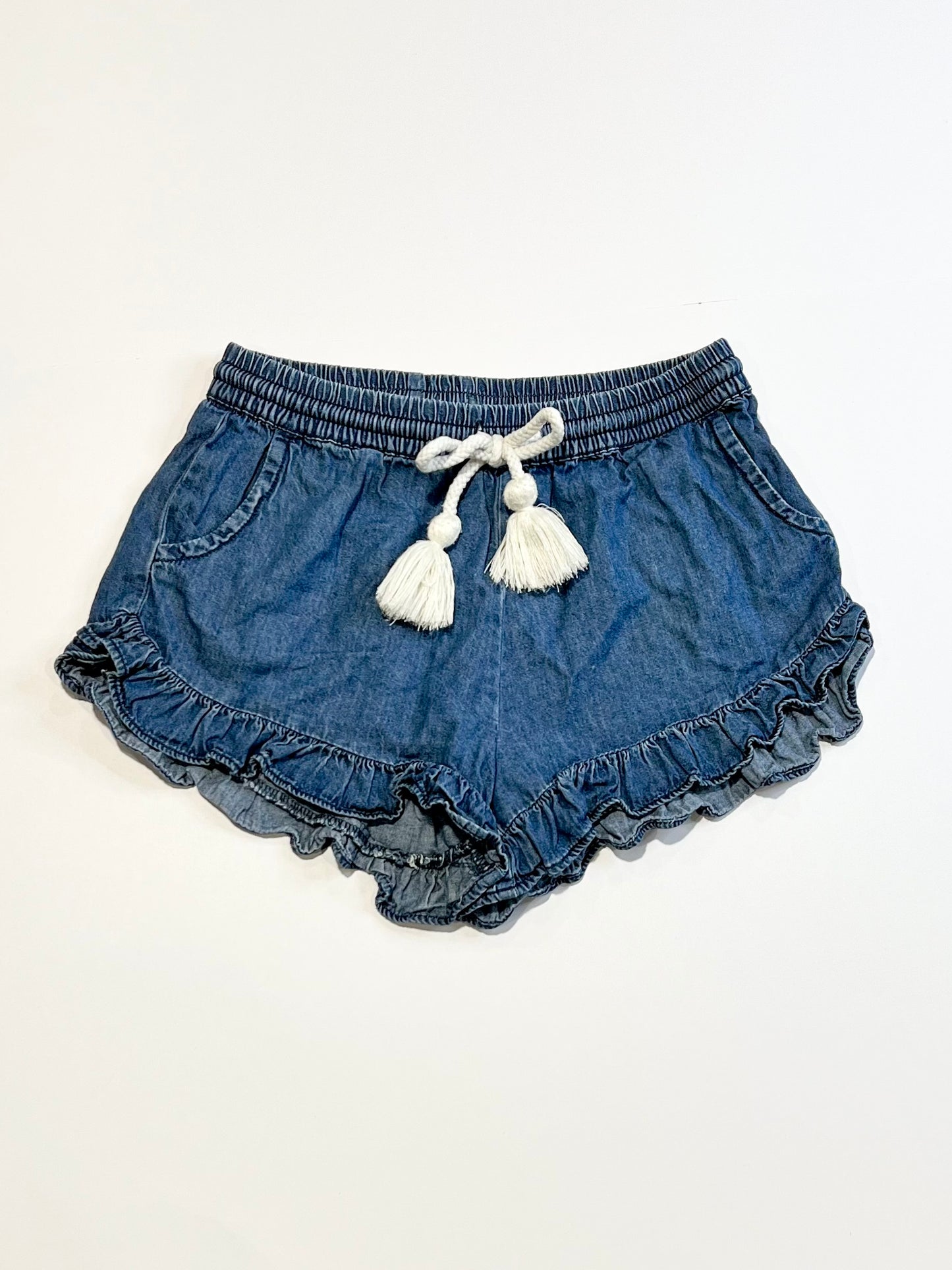 Chambray ruffle shorts - Size 4