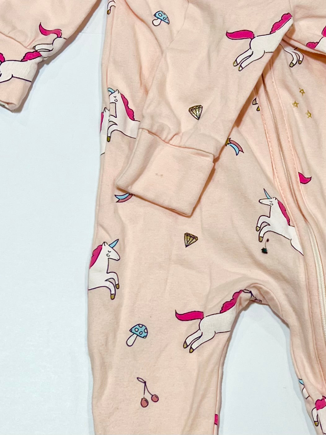 Unicorn zip onesie - Size 00