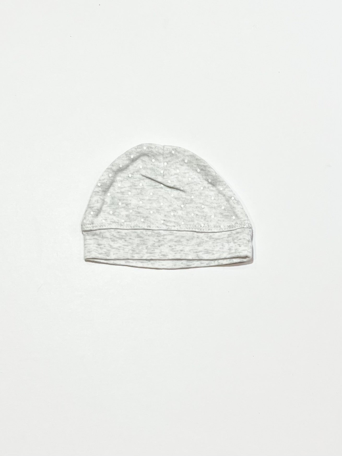 Grey spot beanie - Size newborn