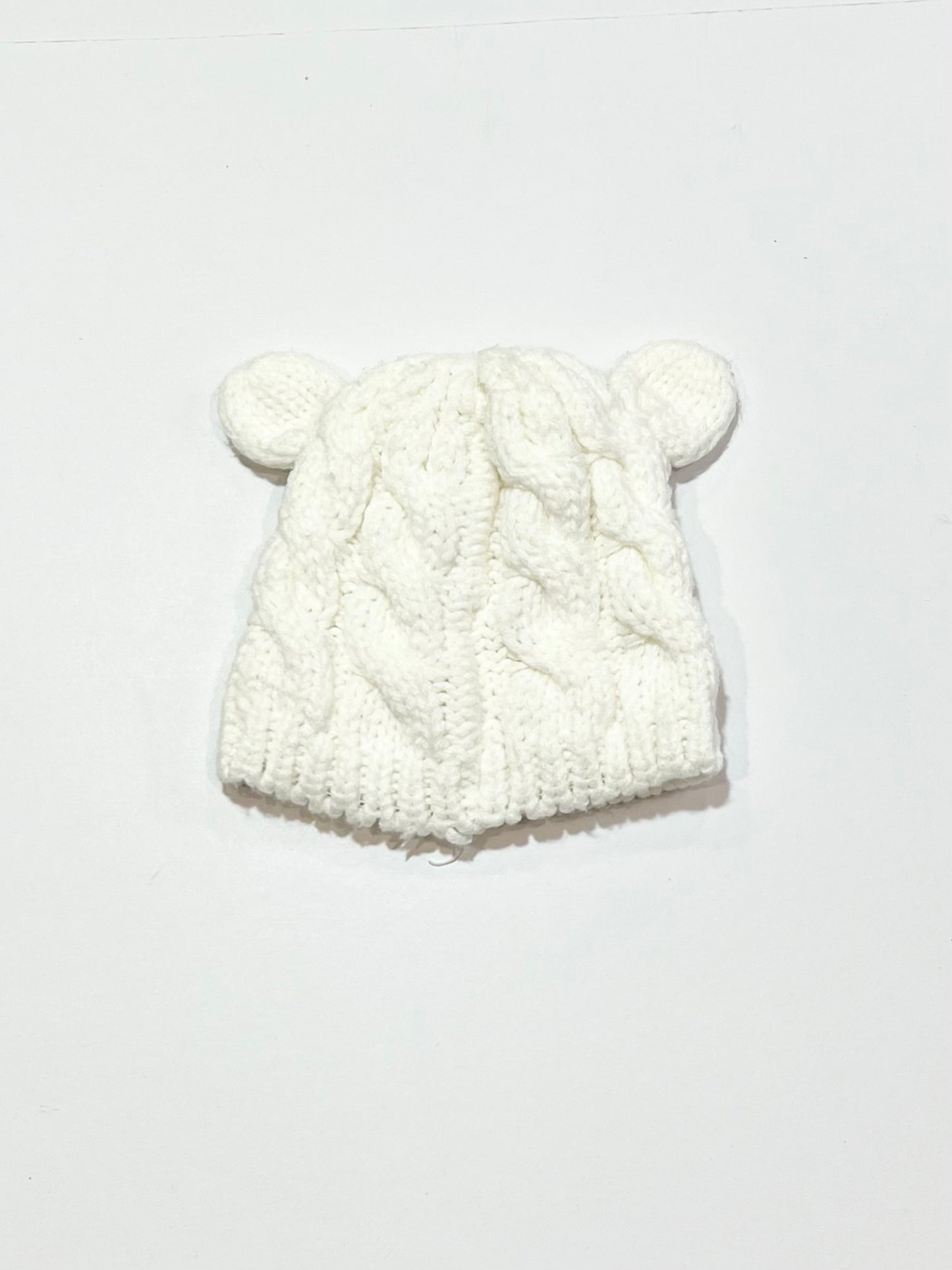 White ears beanie - Size 6-12 months