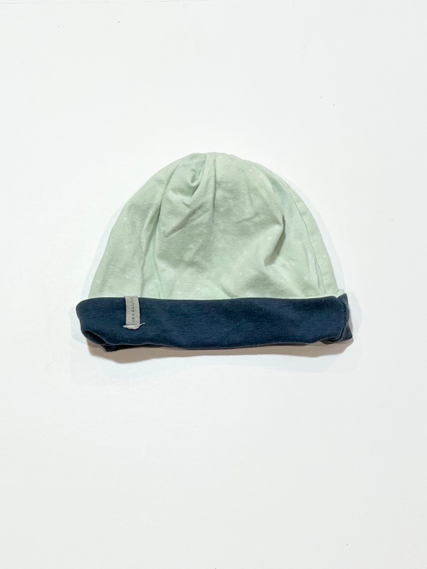 Green spot beanie - Size small