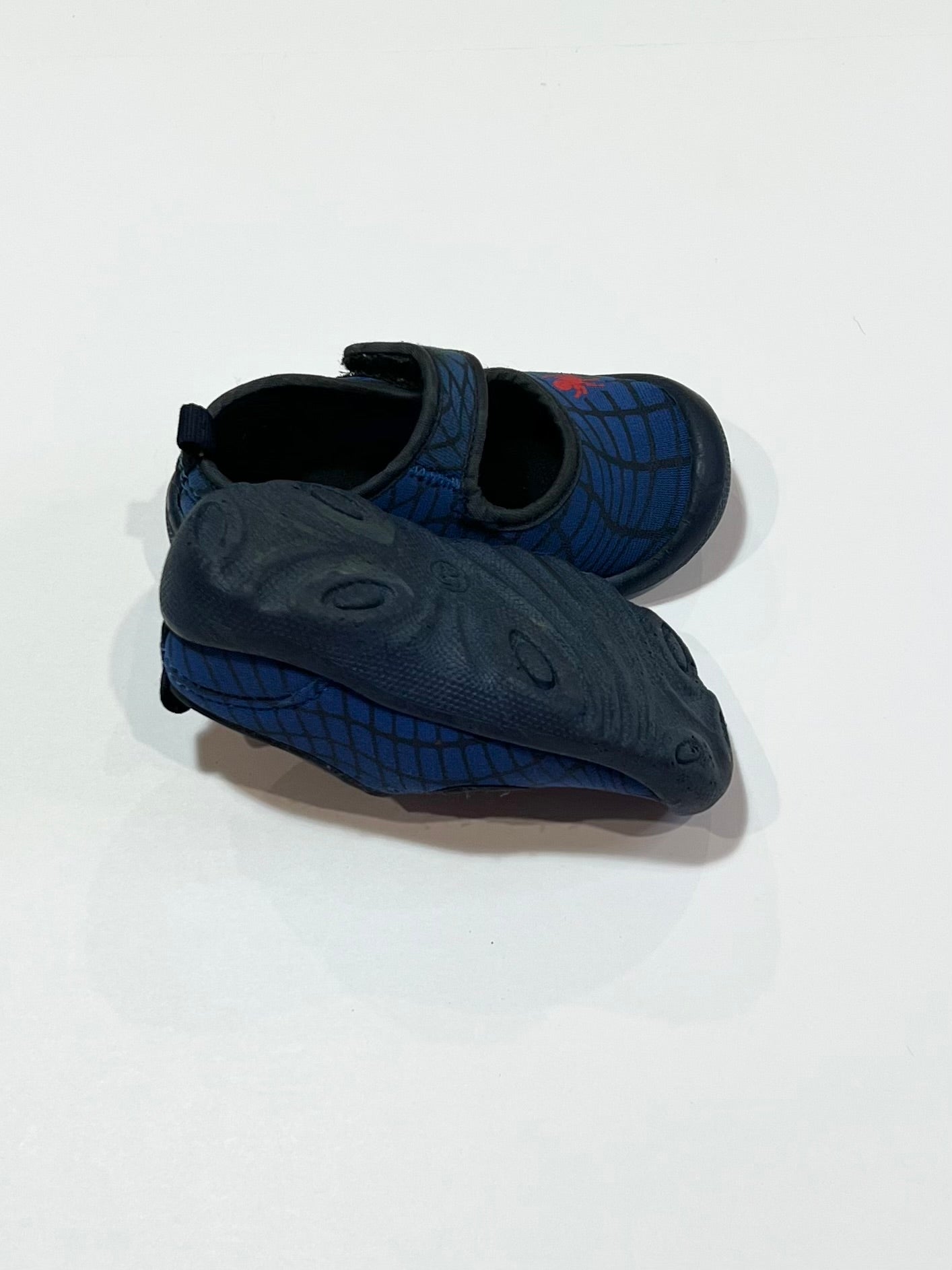 Spider beach shoes - Size EU23
