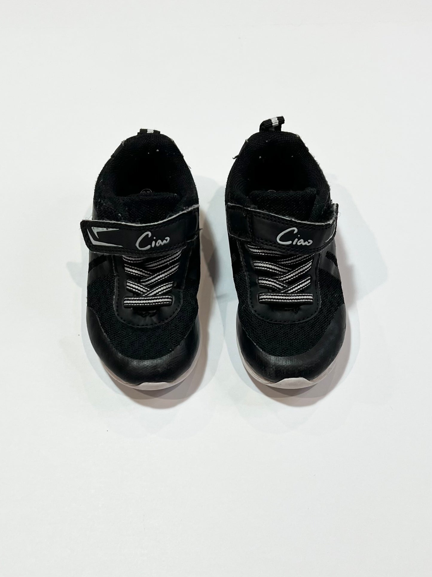 Black sneakers - Size EU23