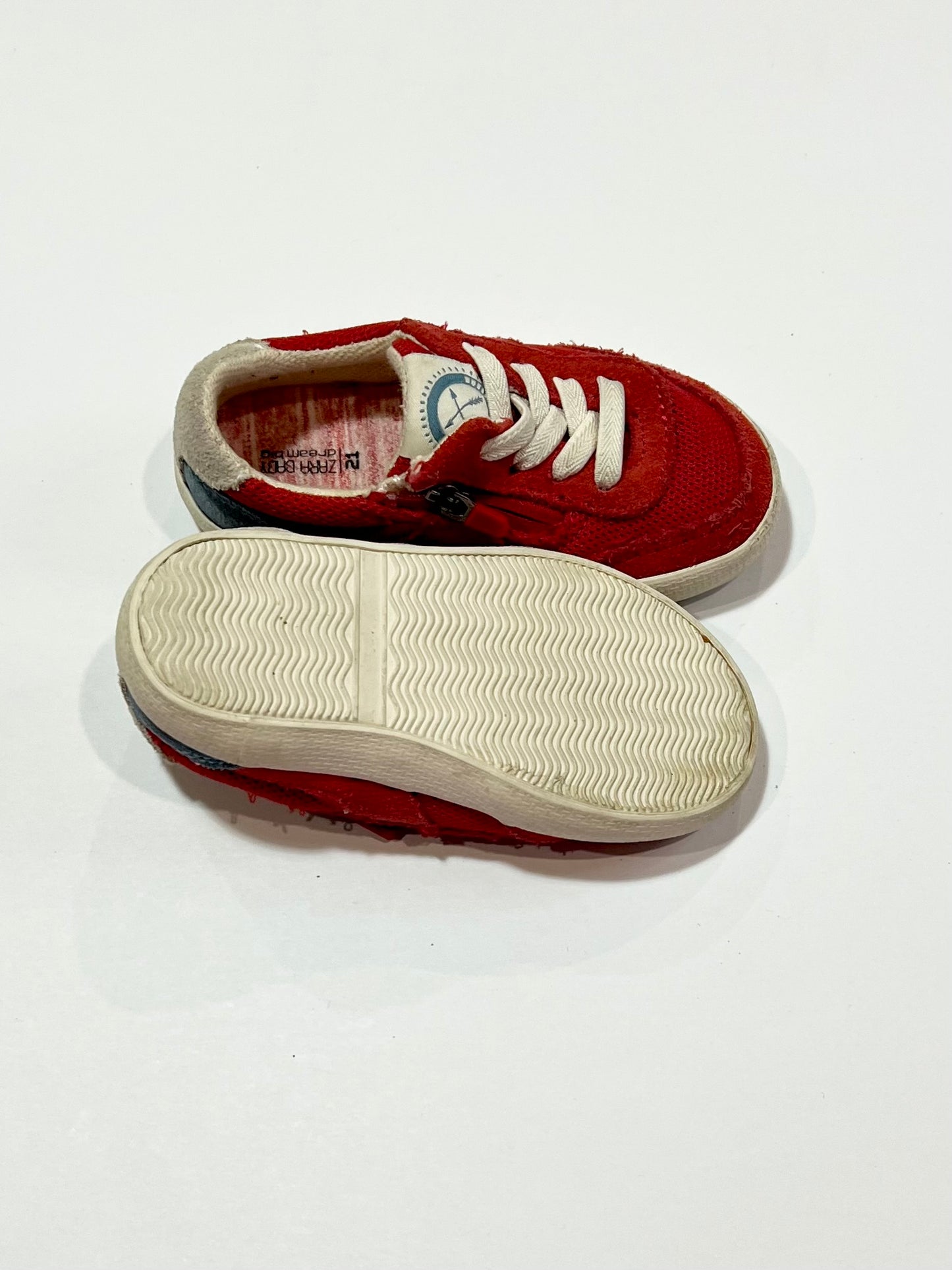 Red sneakers - Size EU21