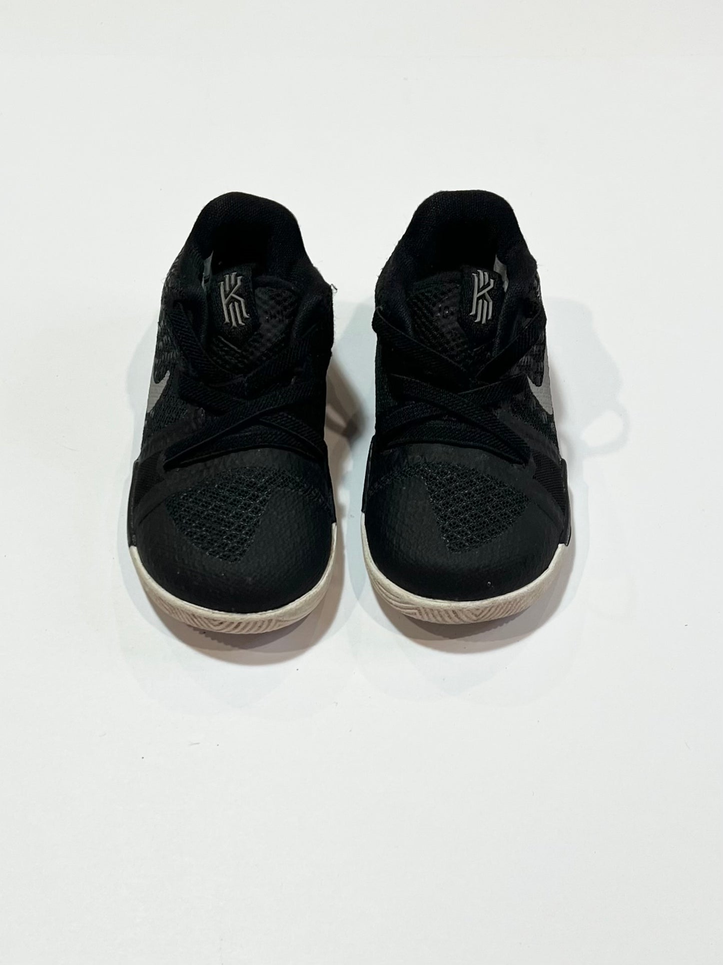 Black sneakers- Size US6