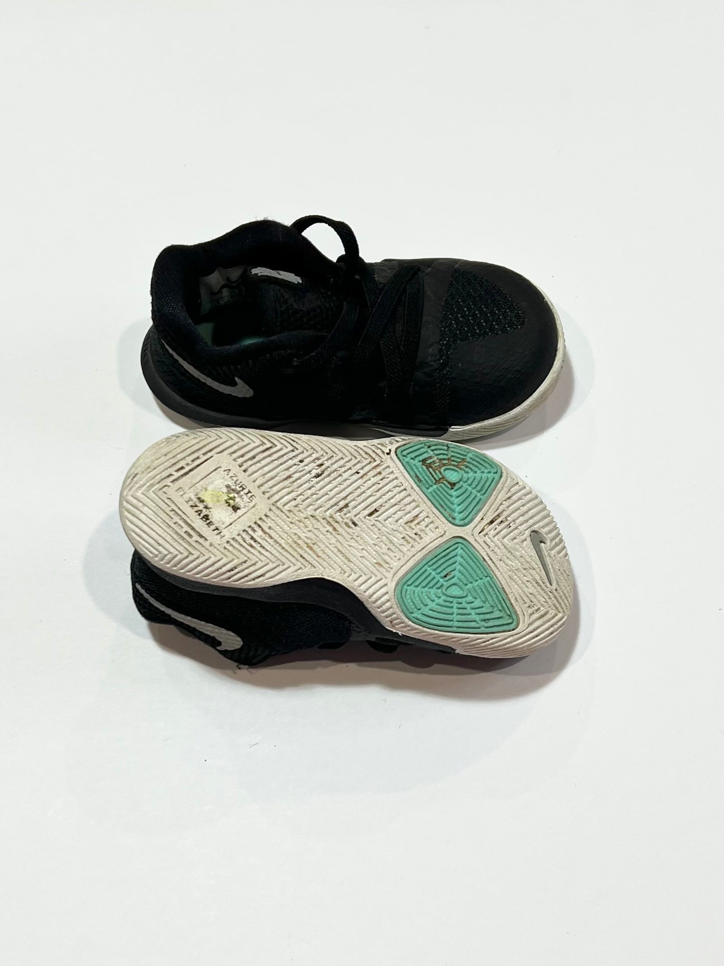 Black sneakers- Size US6