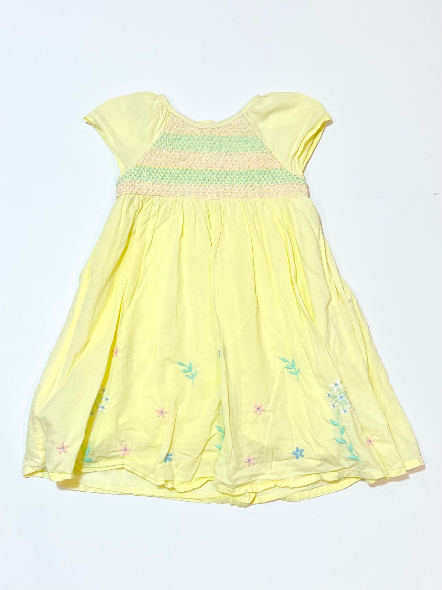 Smocked embroidered dress - Size 2-3