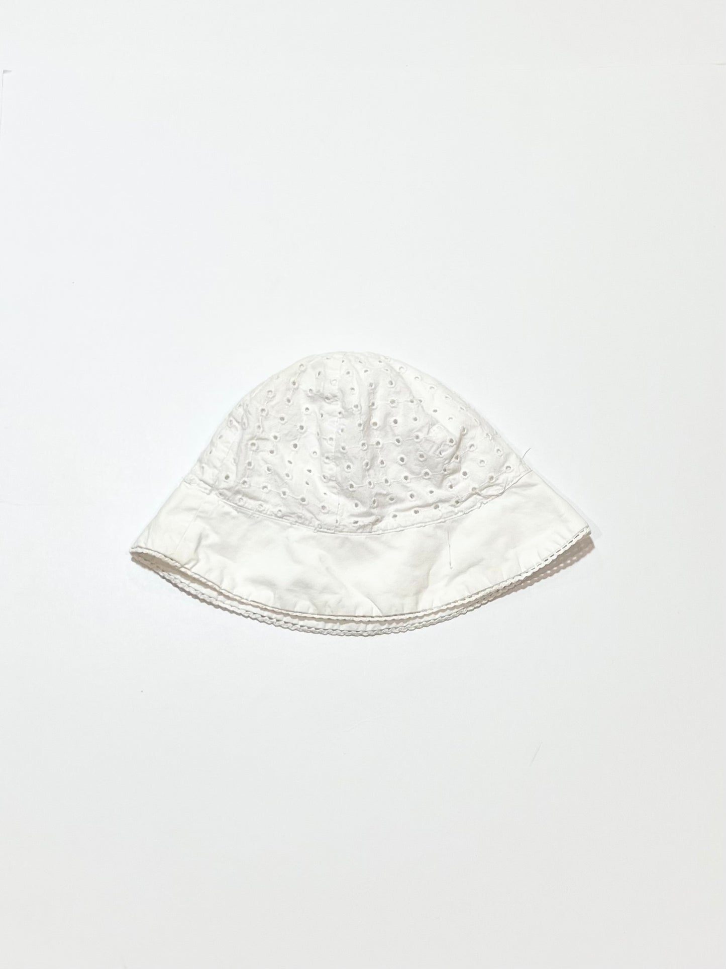 White cutwork hat - Size 53cm