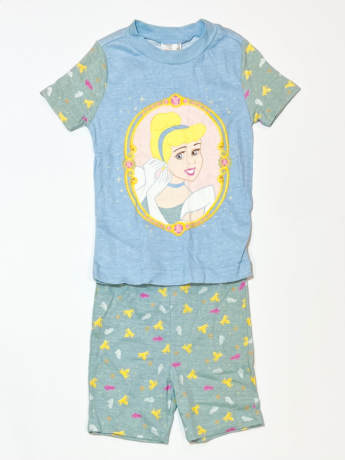 Cinderella pyjamas - Size 4-5
