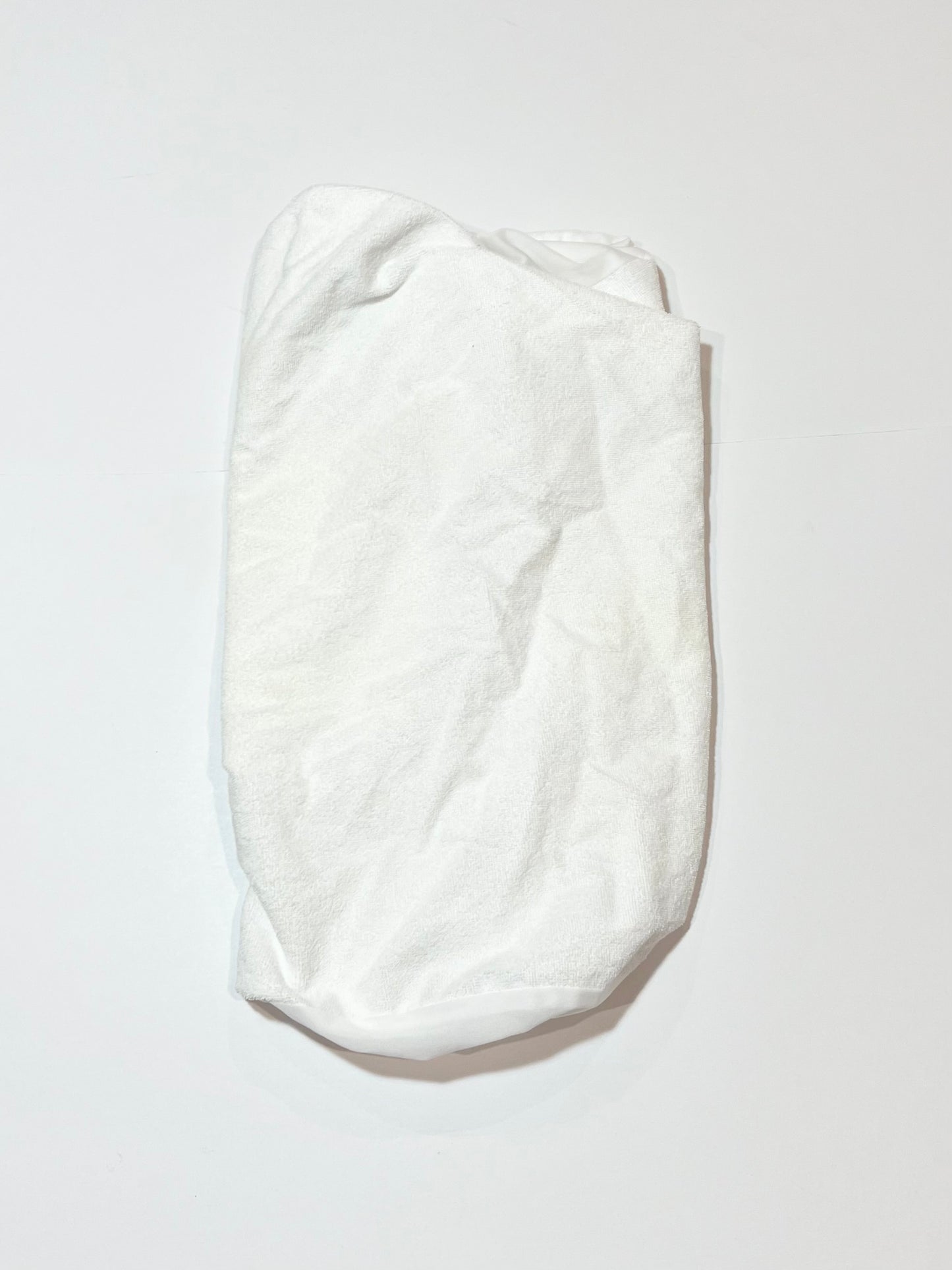 Bassinet fitted mattress protector