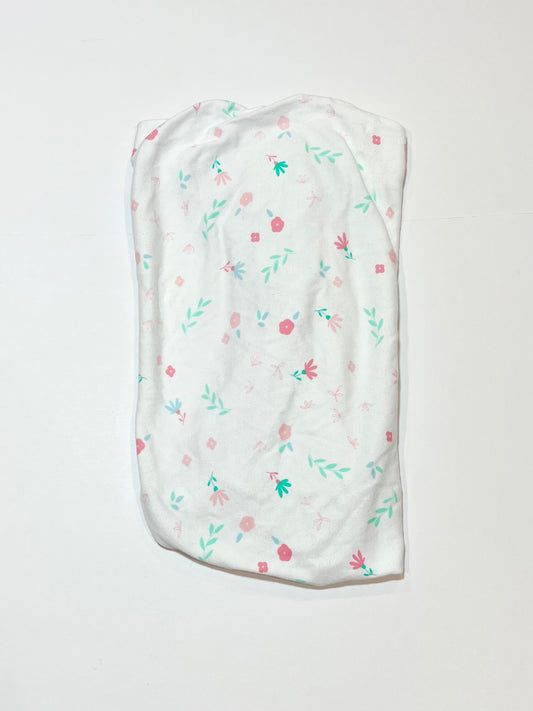 Floral jersey bassinet fitted sheet