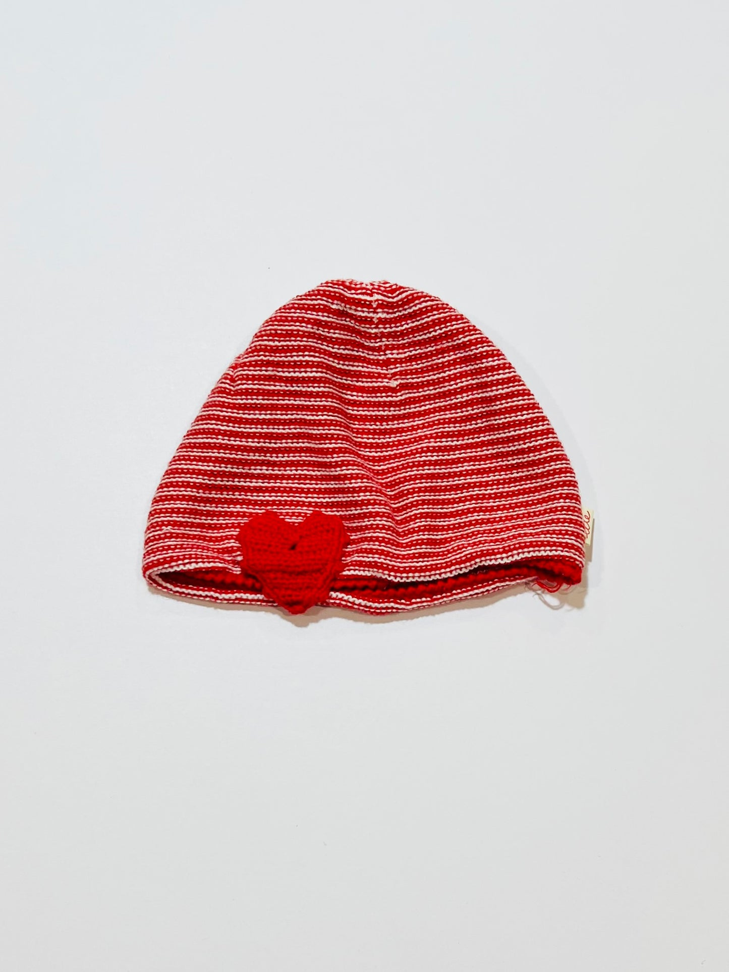 Heart knit beanie - Size 0-6 months