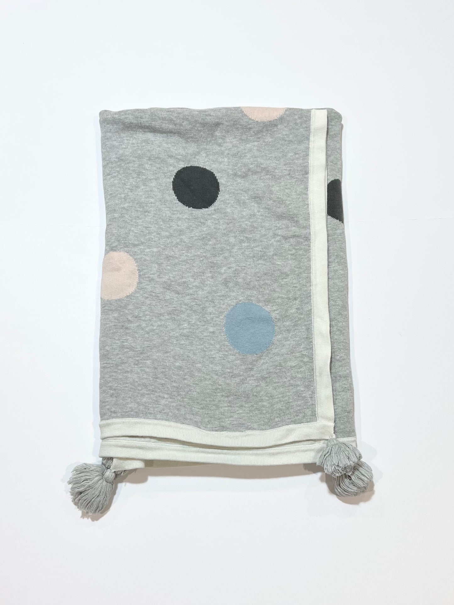 Grey spot pram blanket
