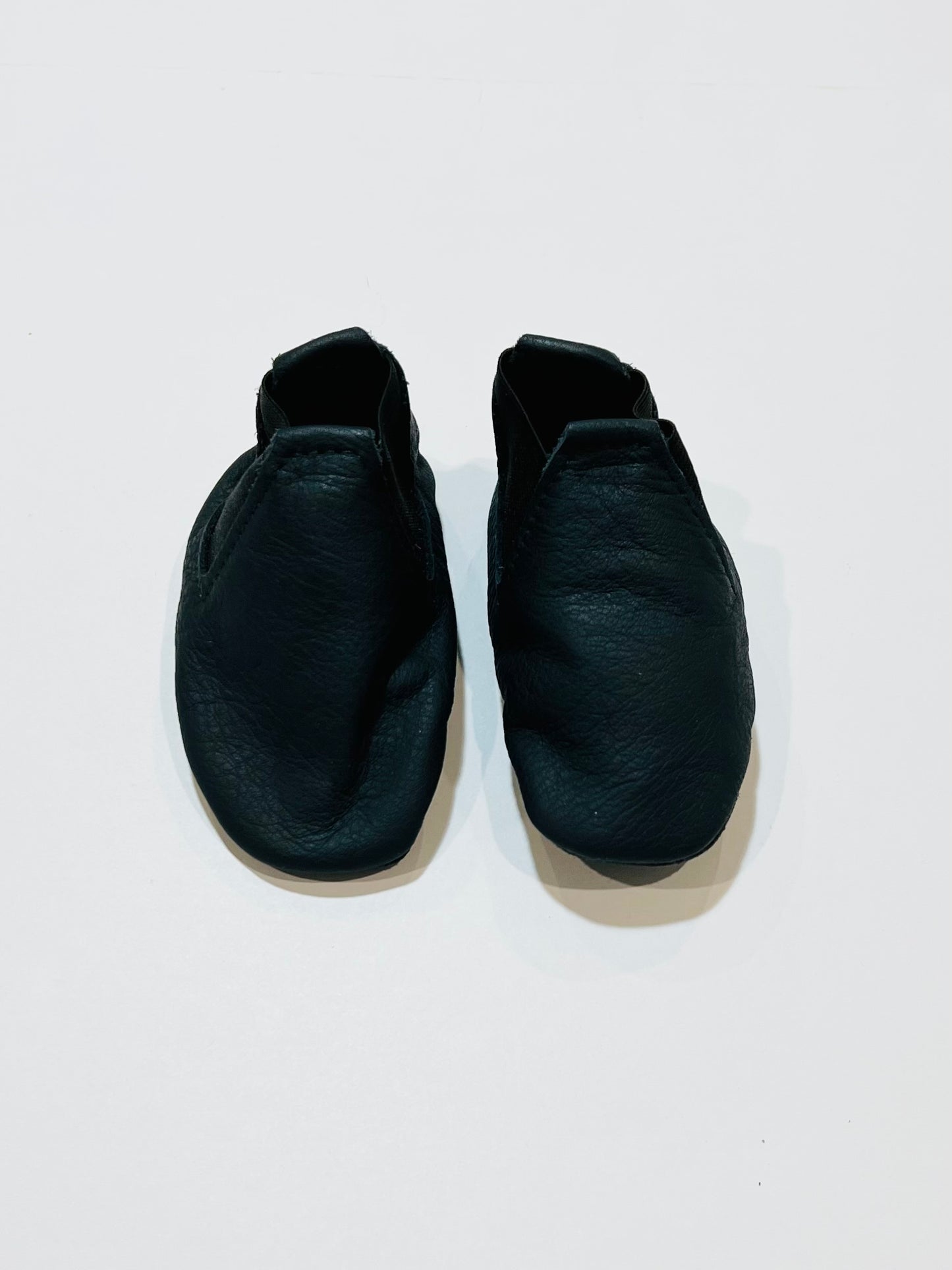 Navy leather pram shoes - Size 2