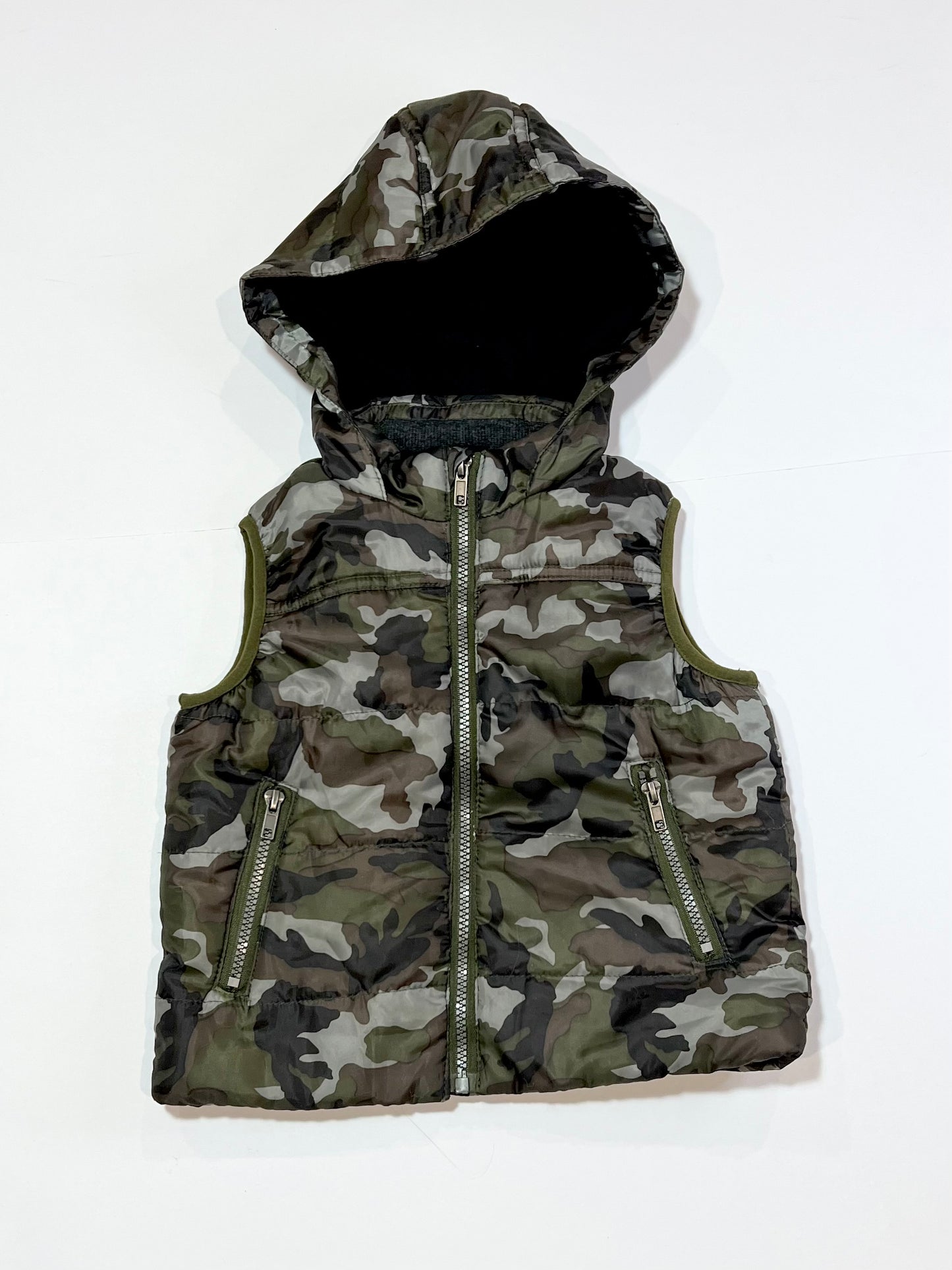 Camoflauge puffer vest - Size 3