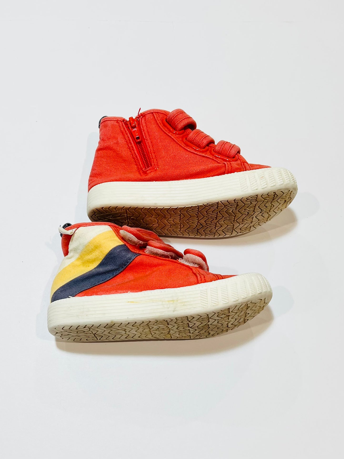 Hi top canvas shoes - Size EU24