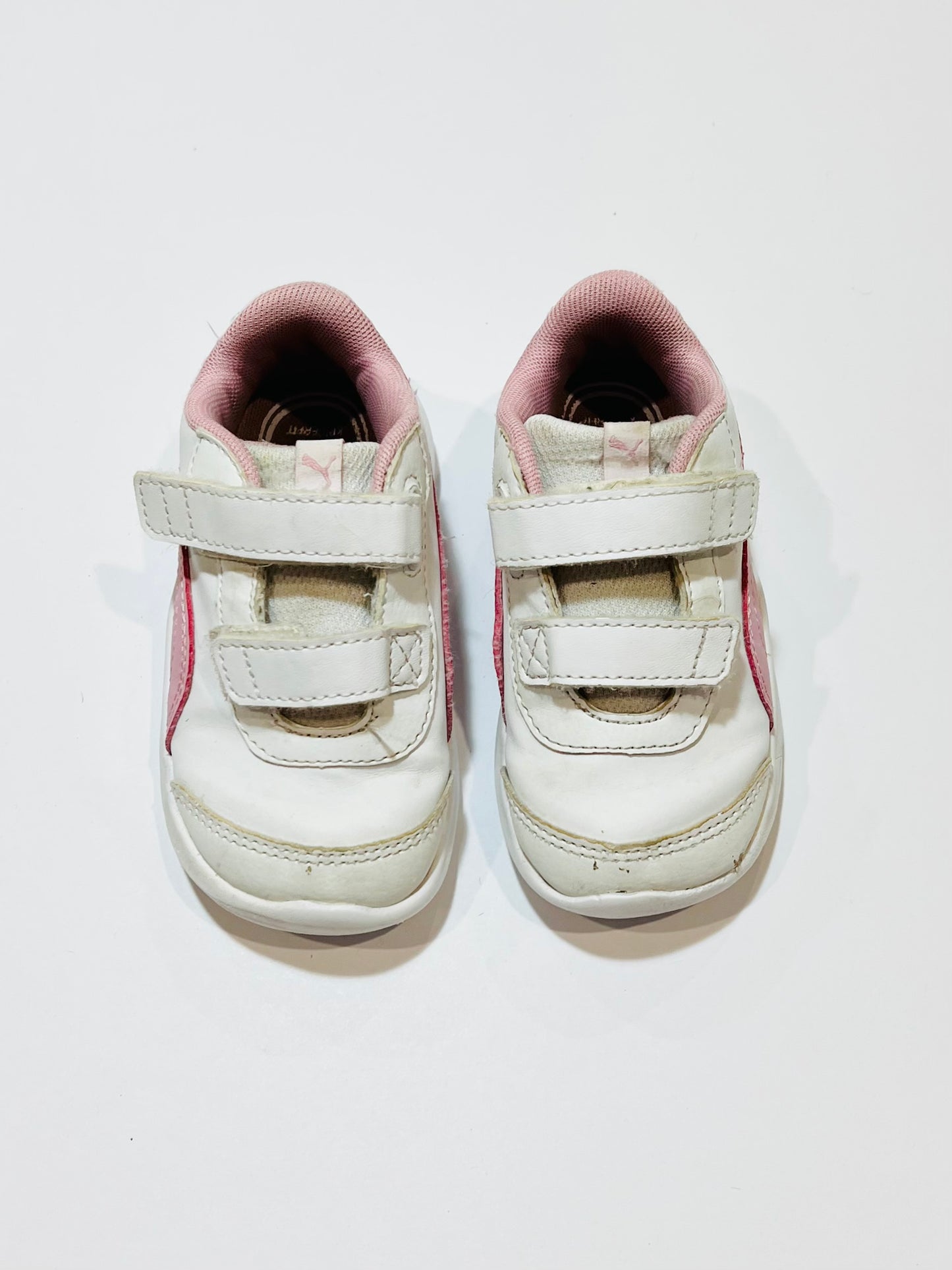 White sneakers - Size US7