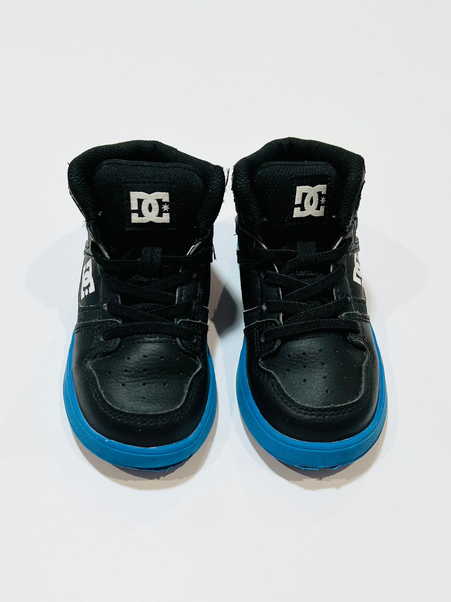 Black hi tops - Size US8