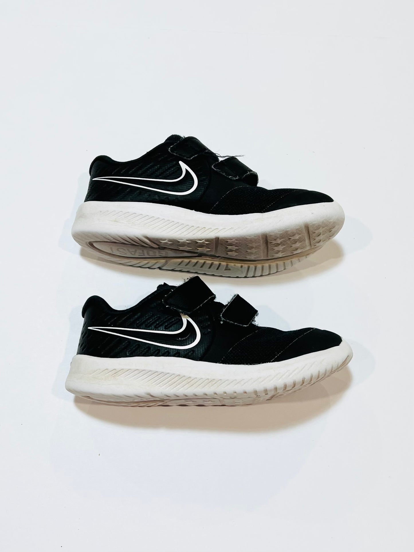 Black Star Runners - Size US9