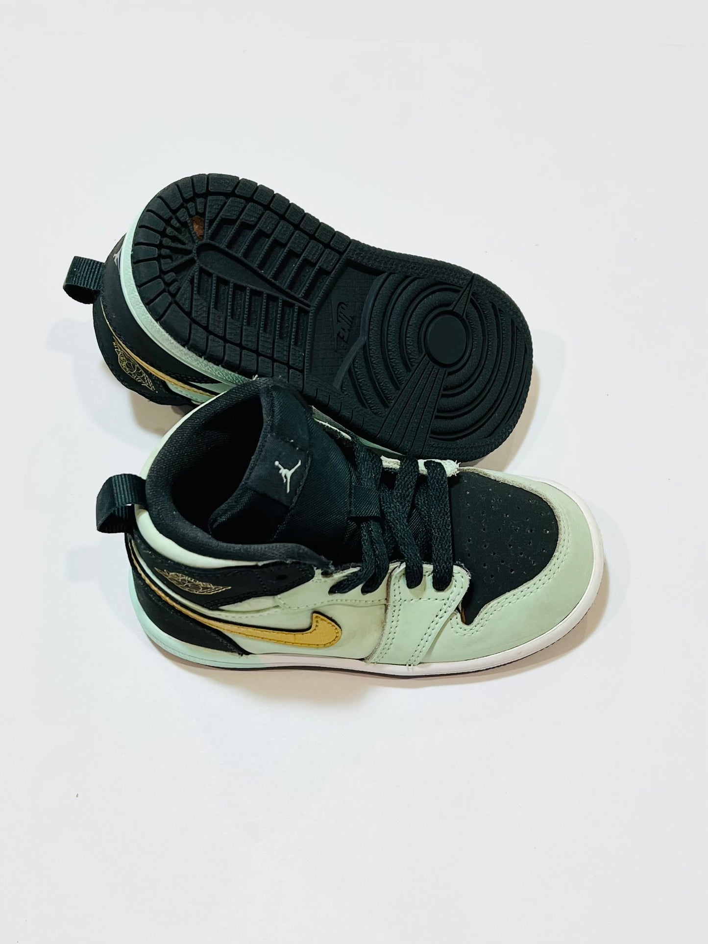 Air Jordan sneakers - Size US7