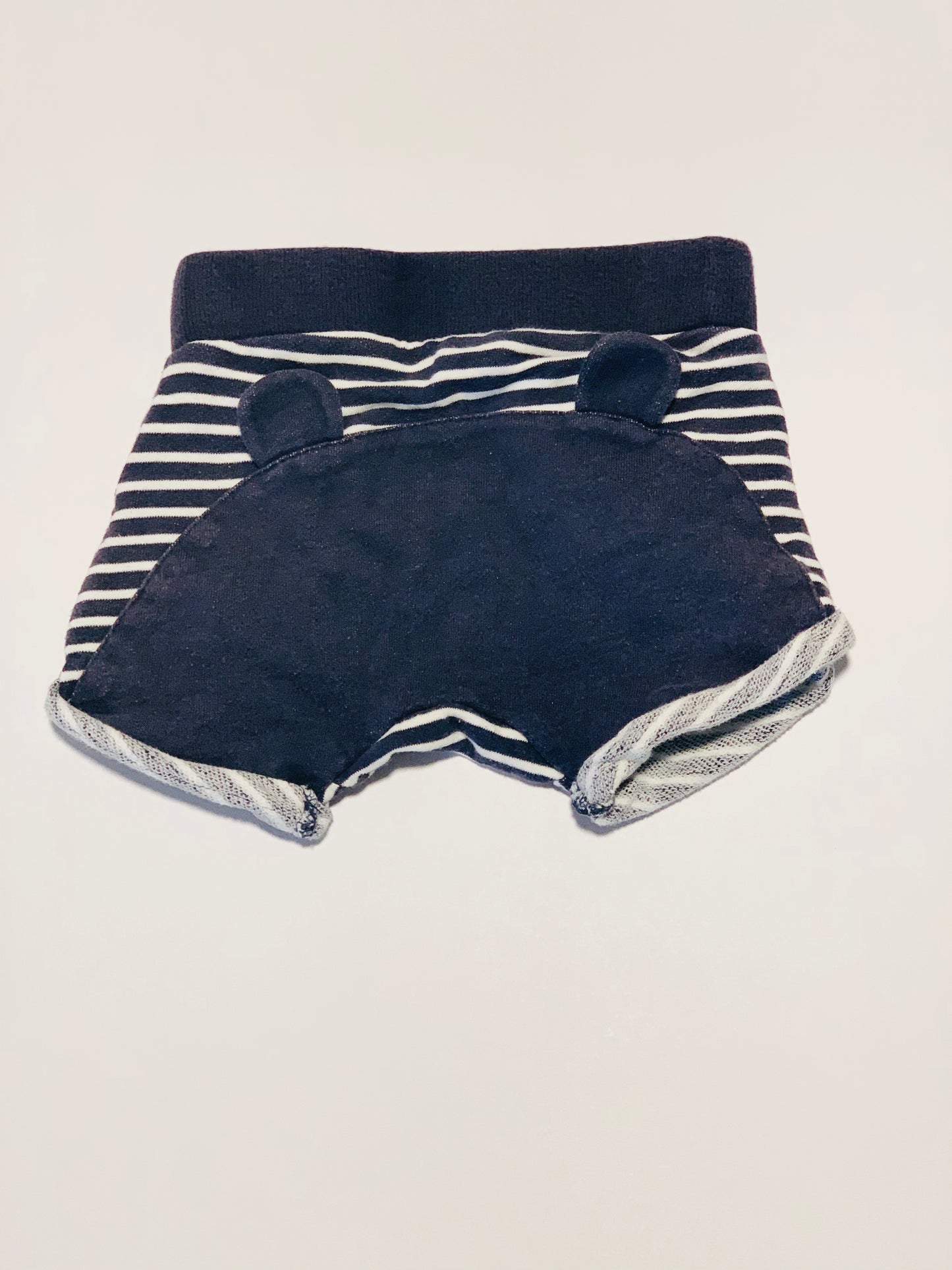 Striped bear shorts - Size 0