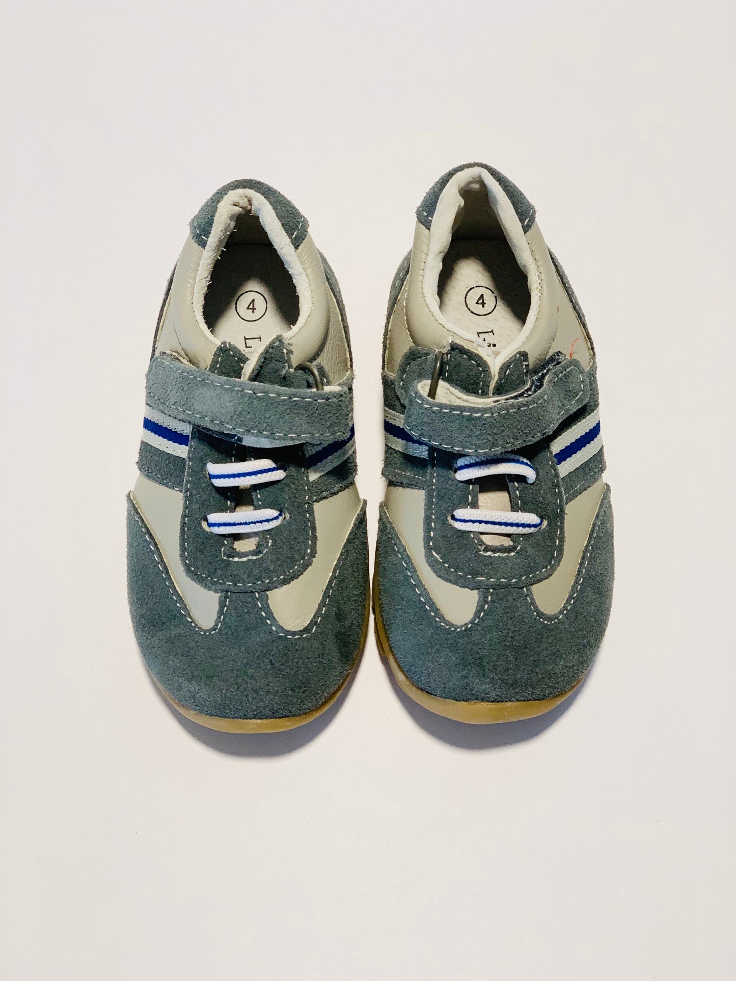 Grey leather shoes - Size UK4
