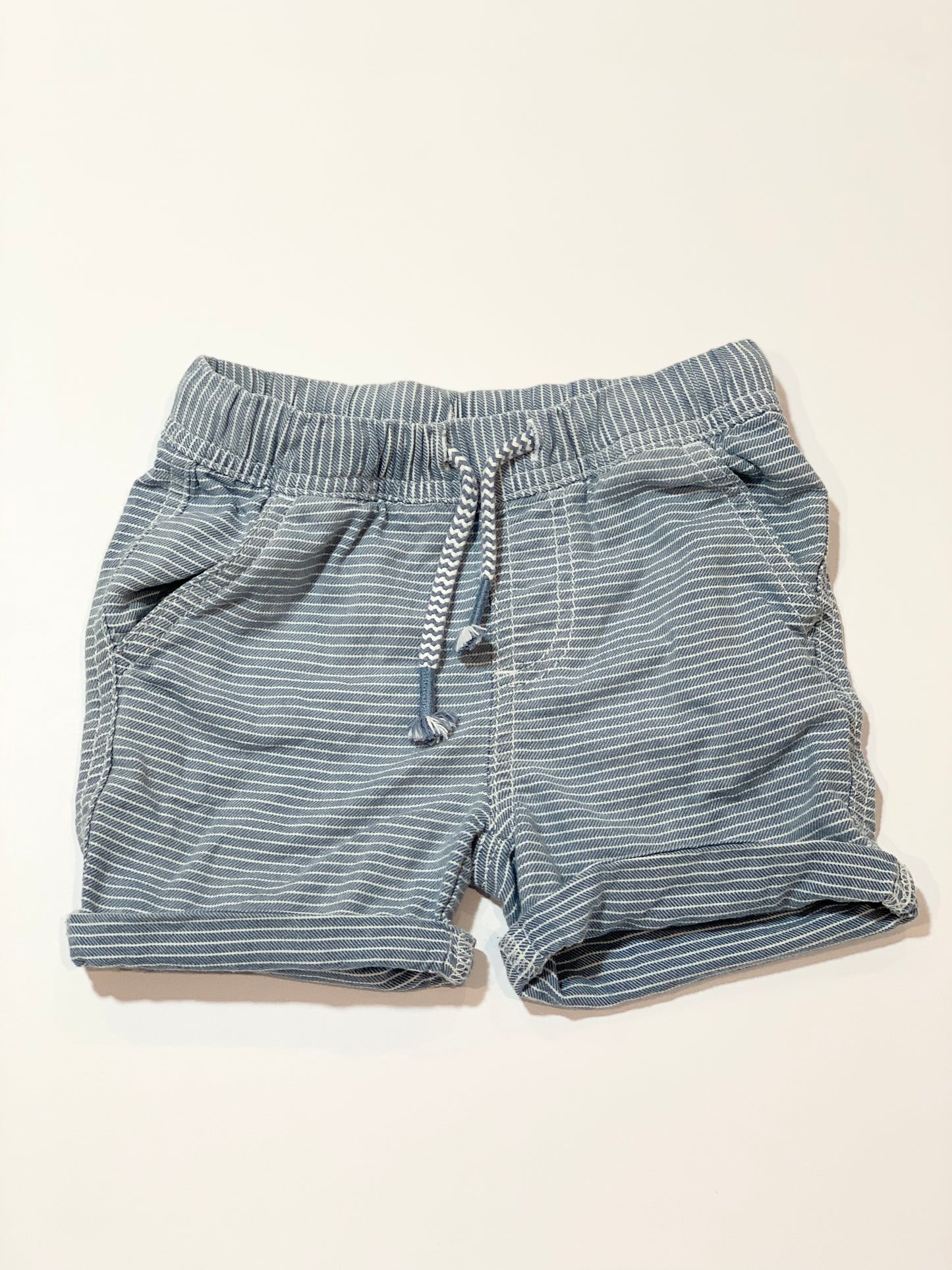 Striped shorts - Size 2