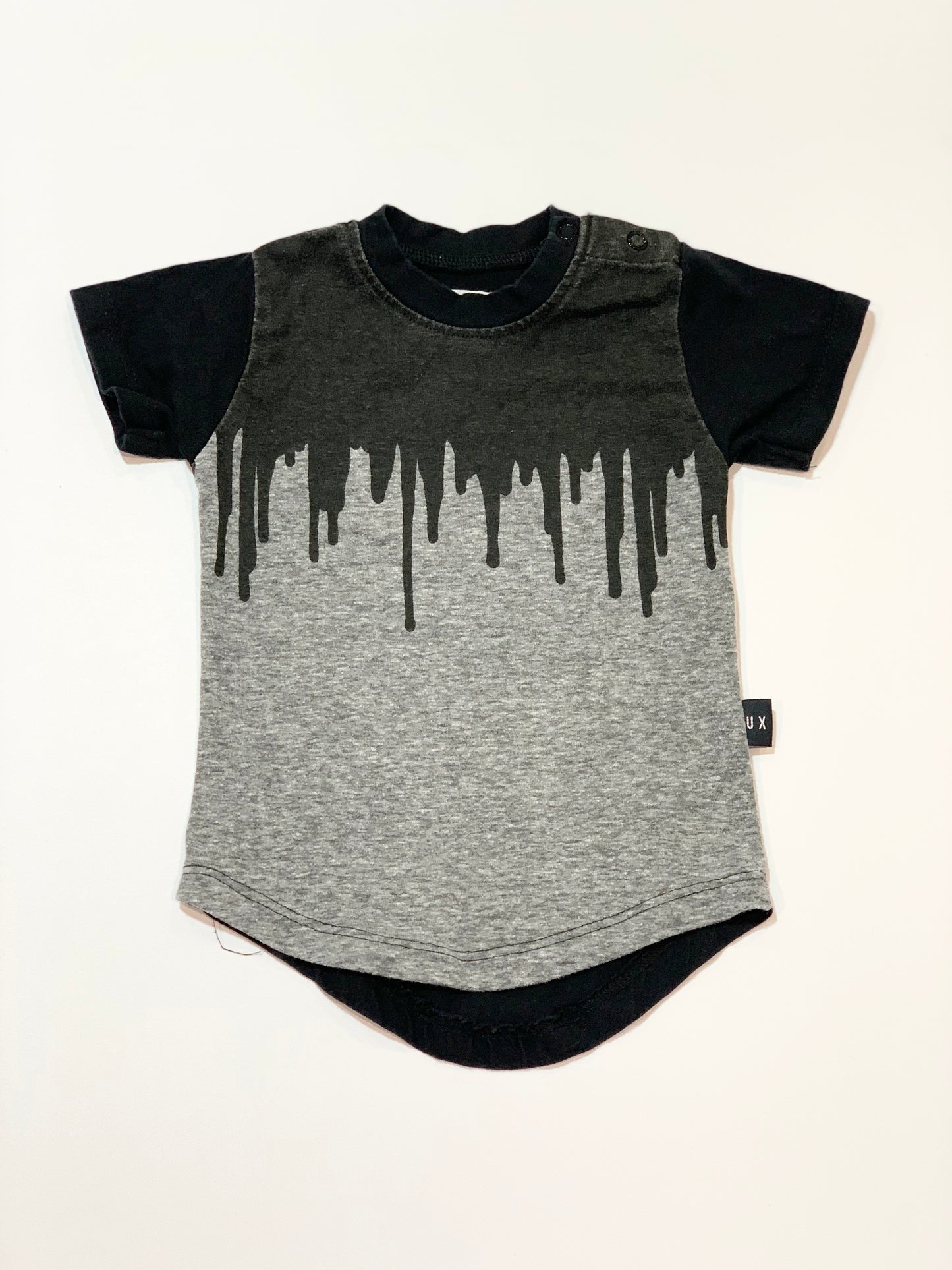 Black drip tee - Size 00