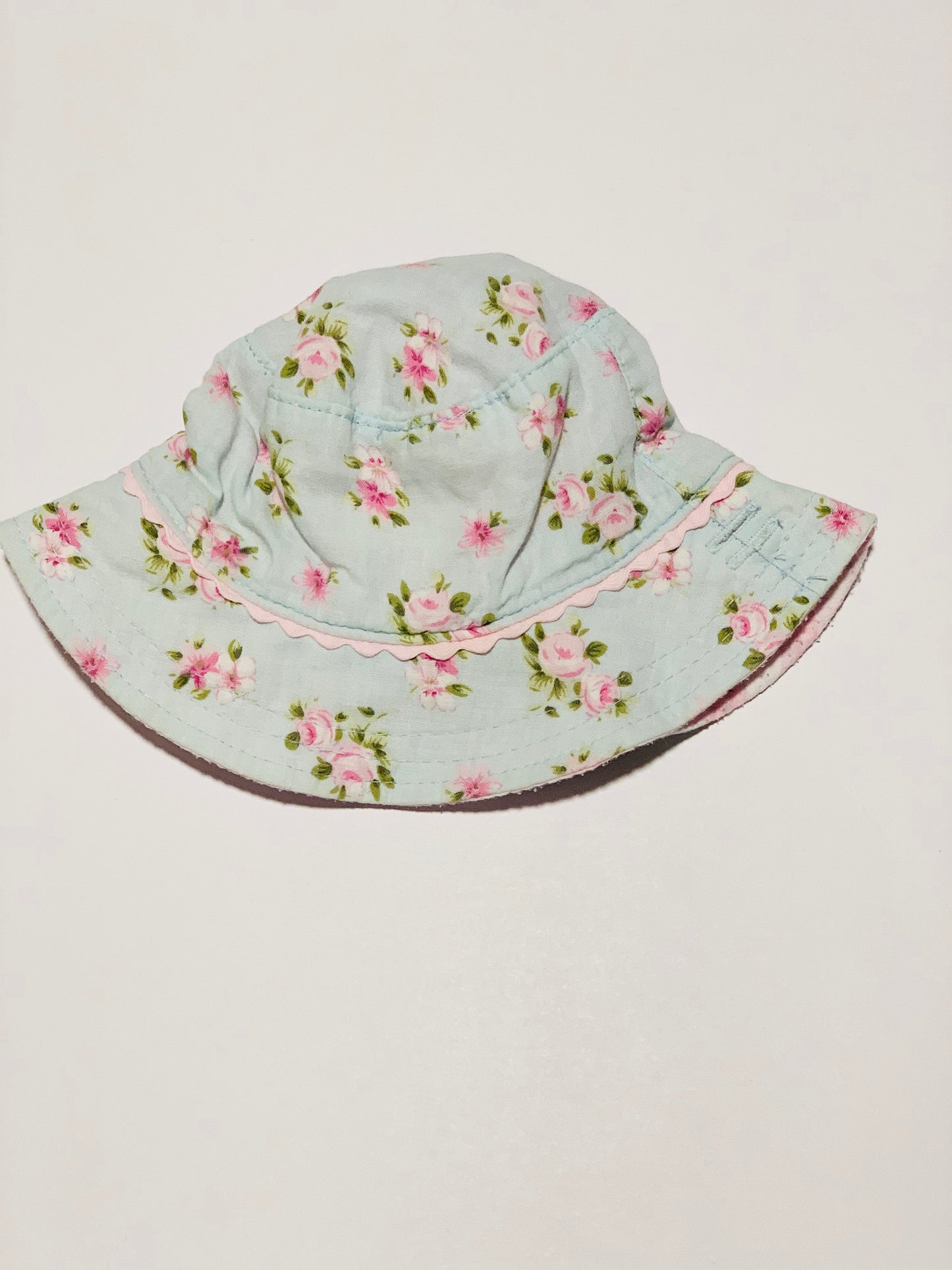 Floral reversible hat - Size 0-12 months