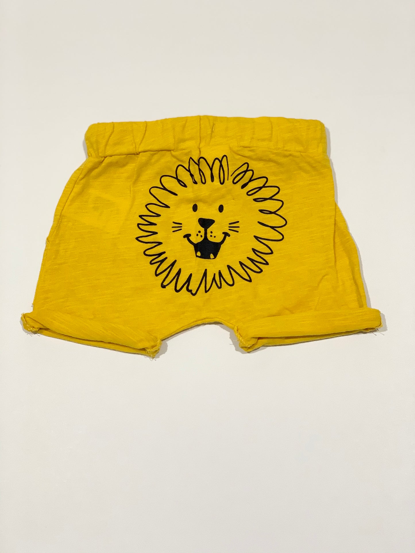 Lion shorts - Size 0