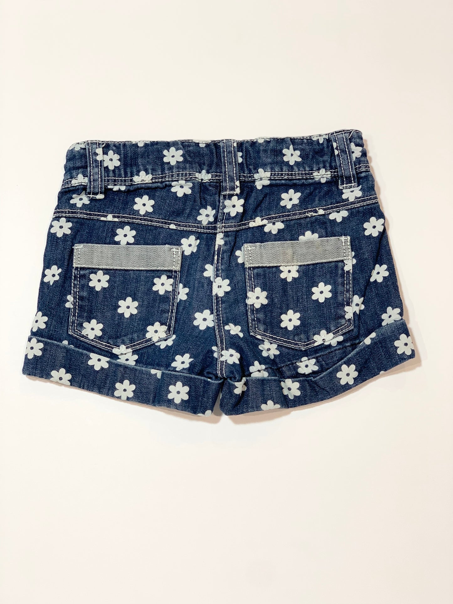 Daisy shorts - Size 2