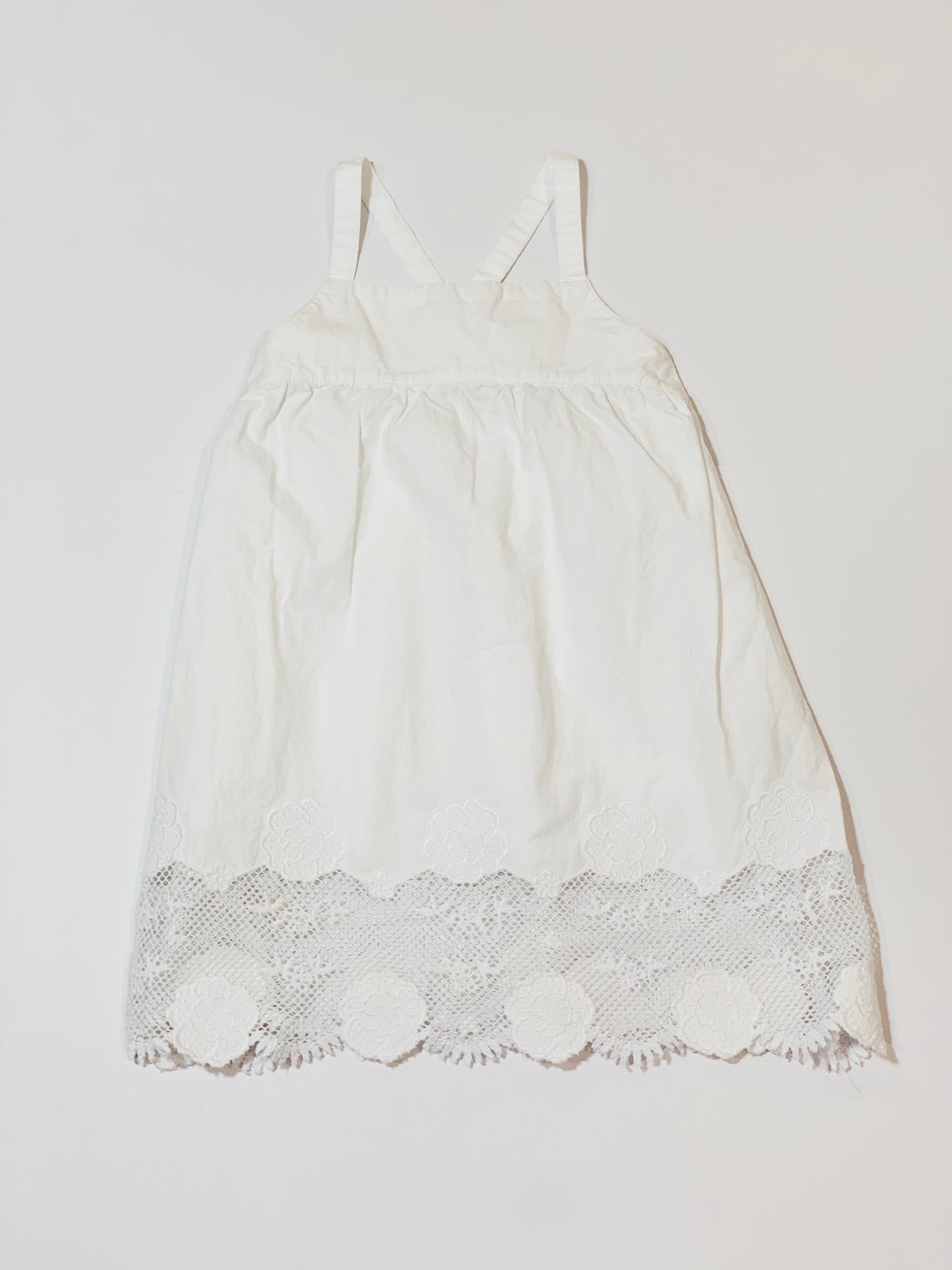 White lace dress - Size 2-3