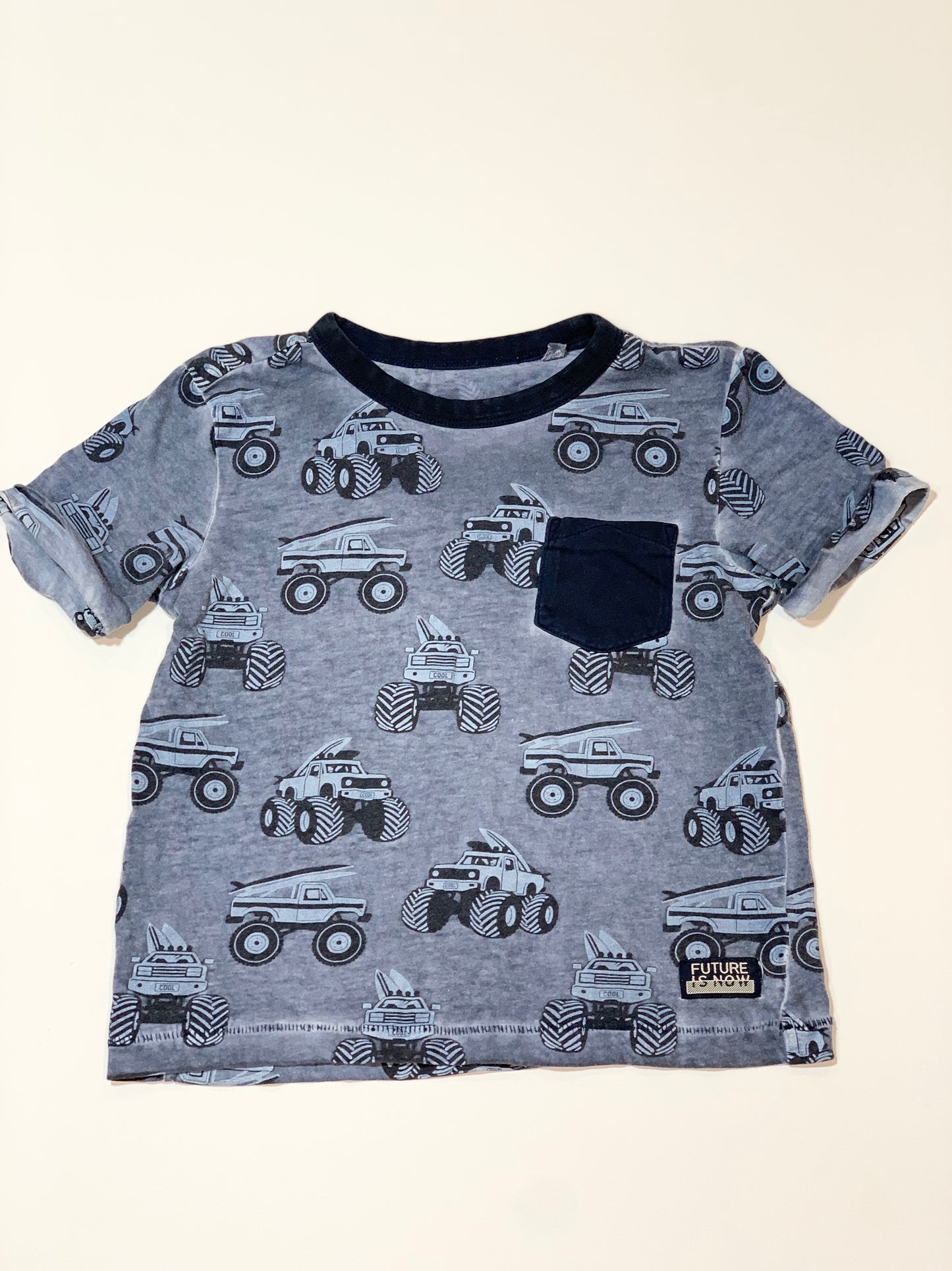 Monster trucks tee - Size 3