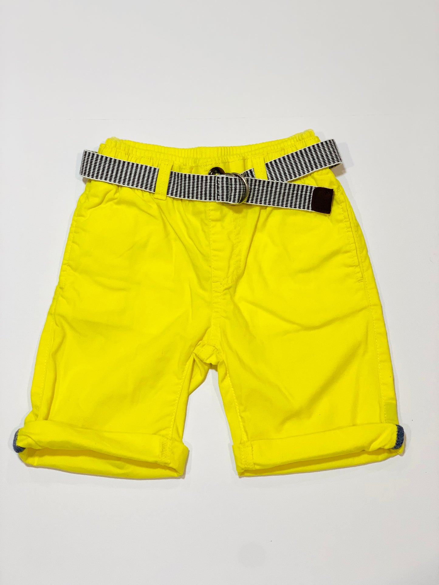 Yellow shorts - Size 2-3