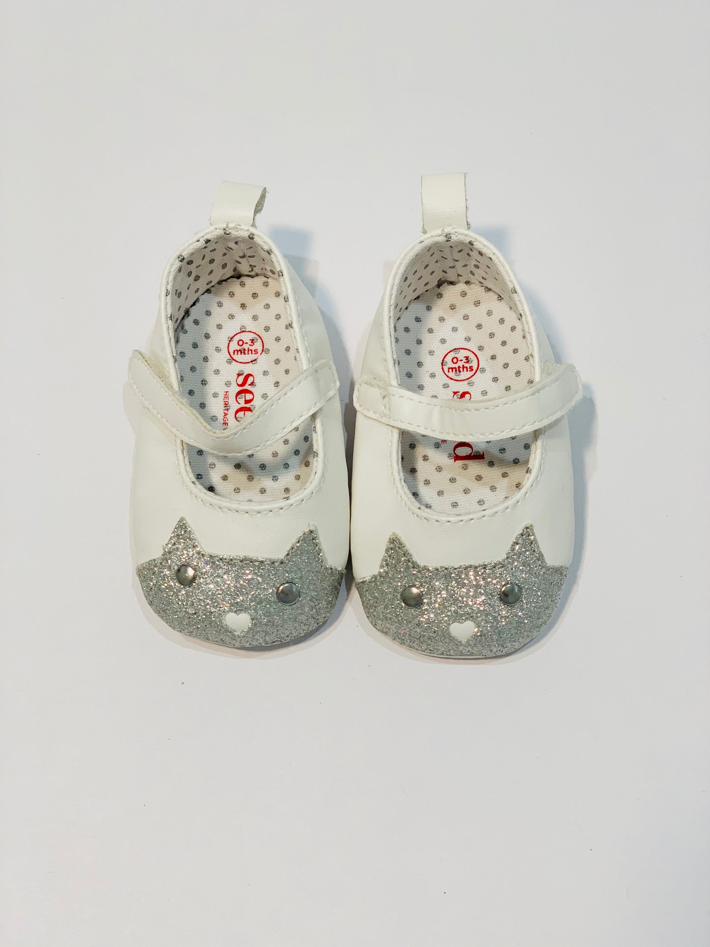 Soft cat shoes - Size 0-3 months