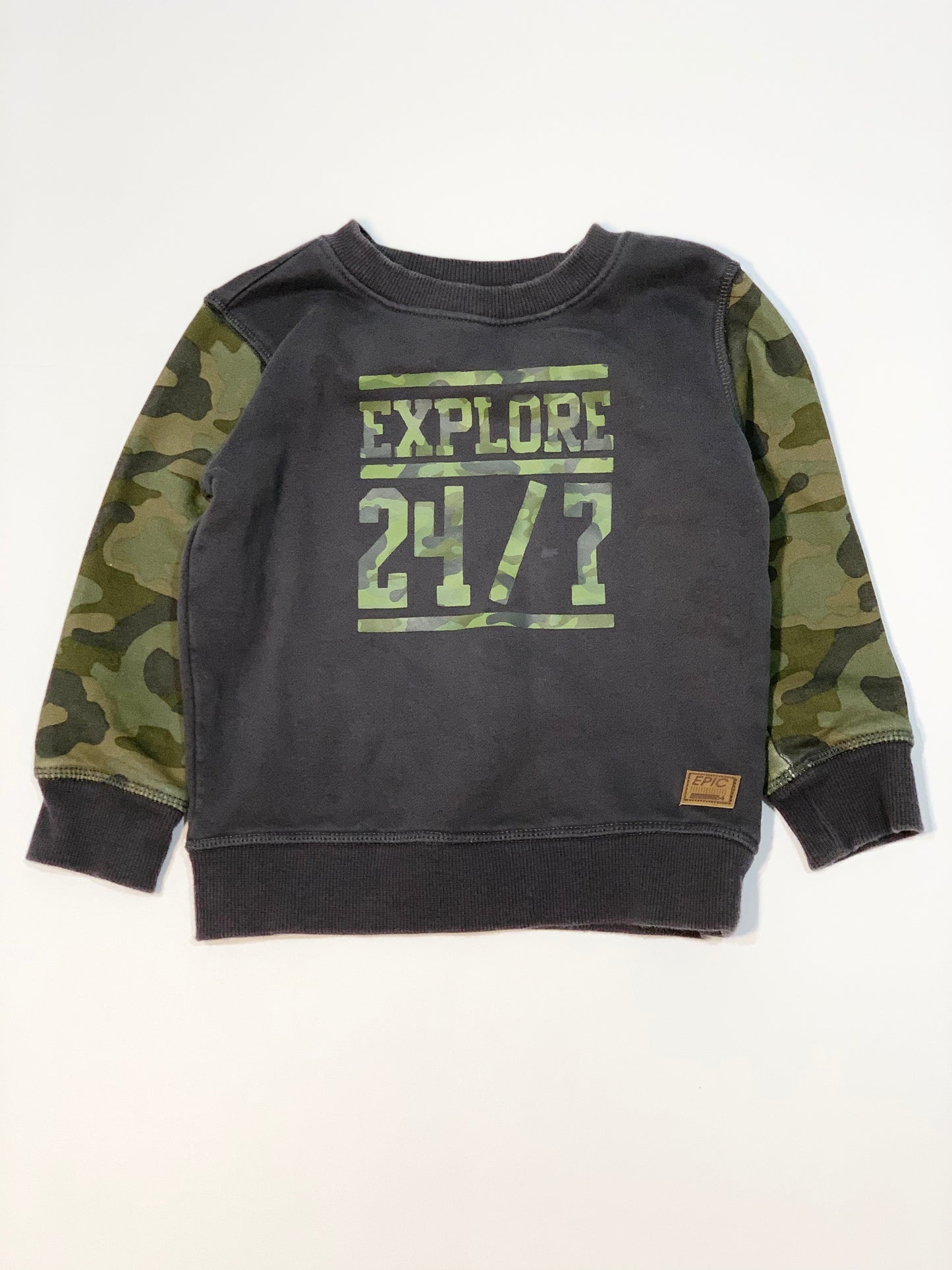 Camoflauge sweater - Size 3