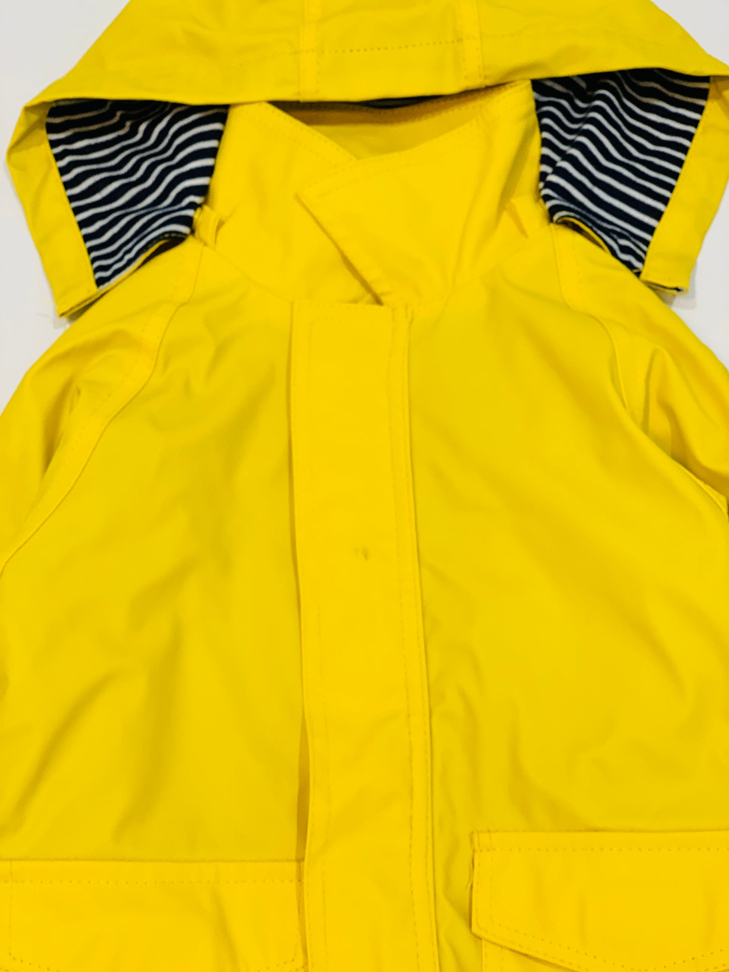 Yellow raincoat - Size 3