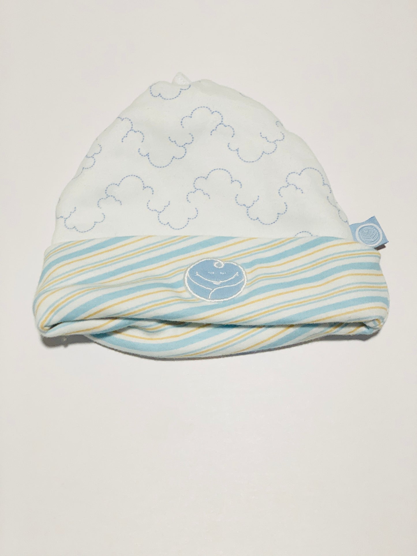 Blue clouds beanie - Size 0-6 months