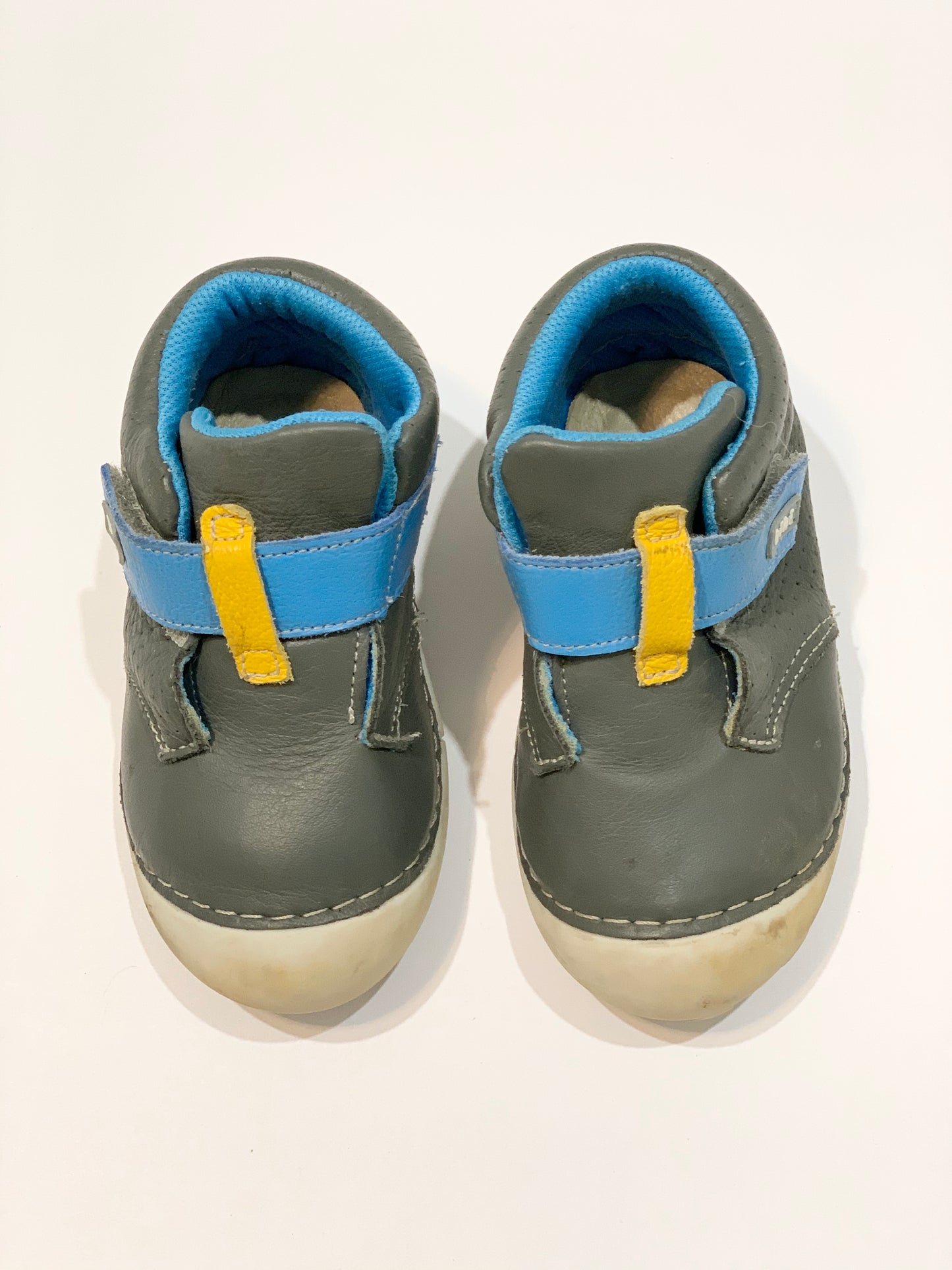 Grey leather shoes - Size EU24