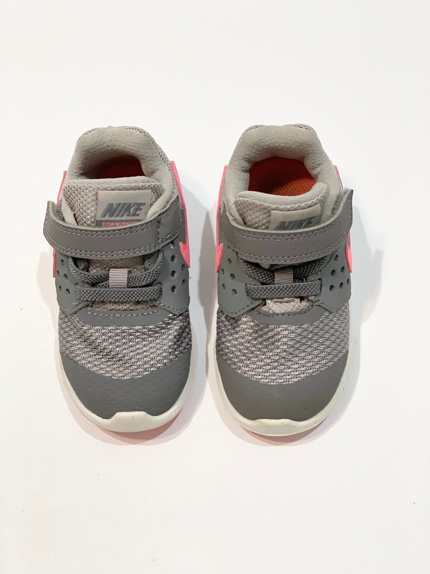 Grey sneakers - Size US6