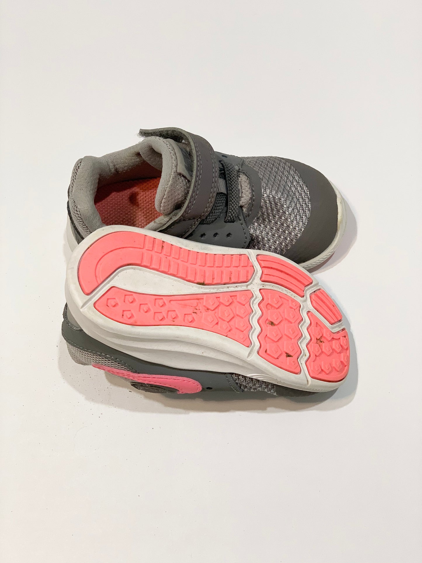 Grey sneakers - Size US6