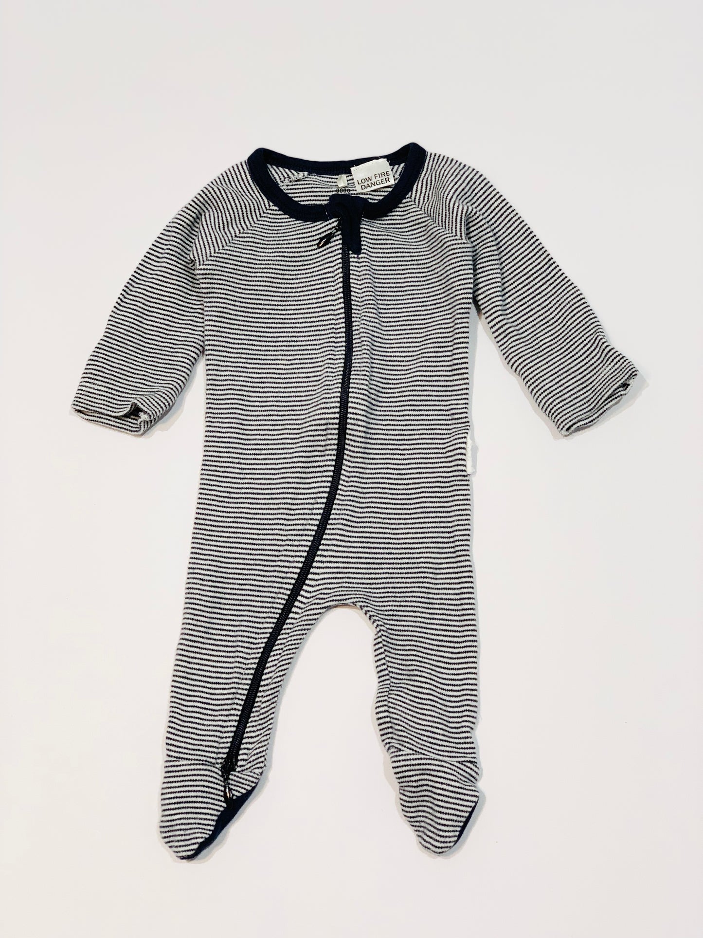 Navy zip onesie - Size 0000