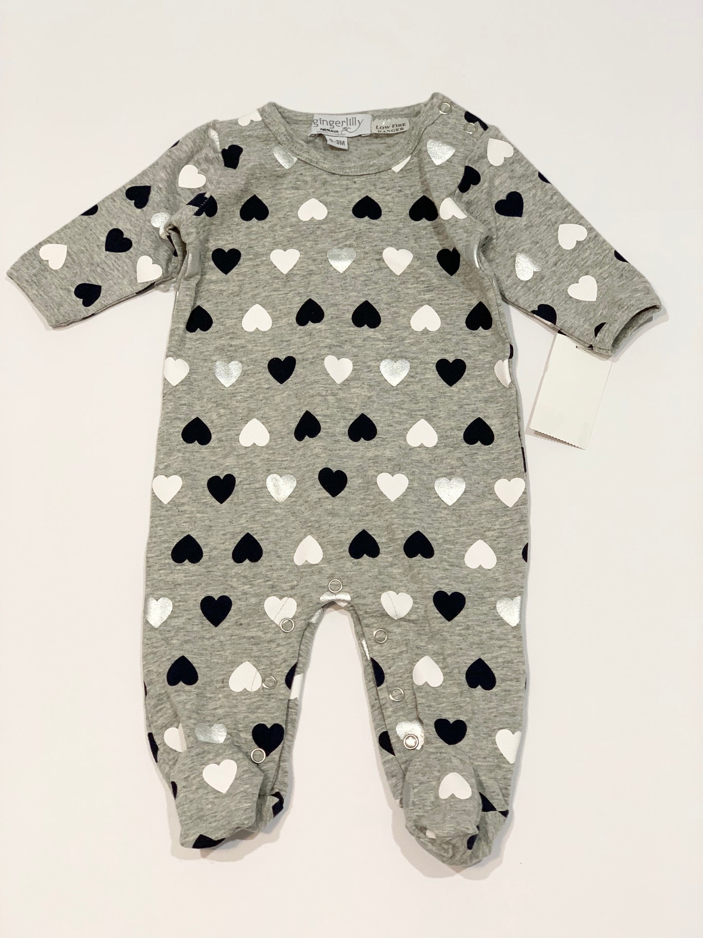 Hearts onesie brand new - Size 000