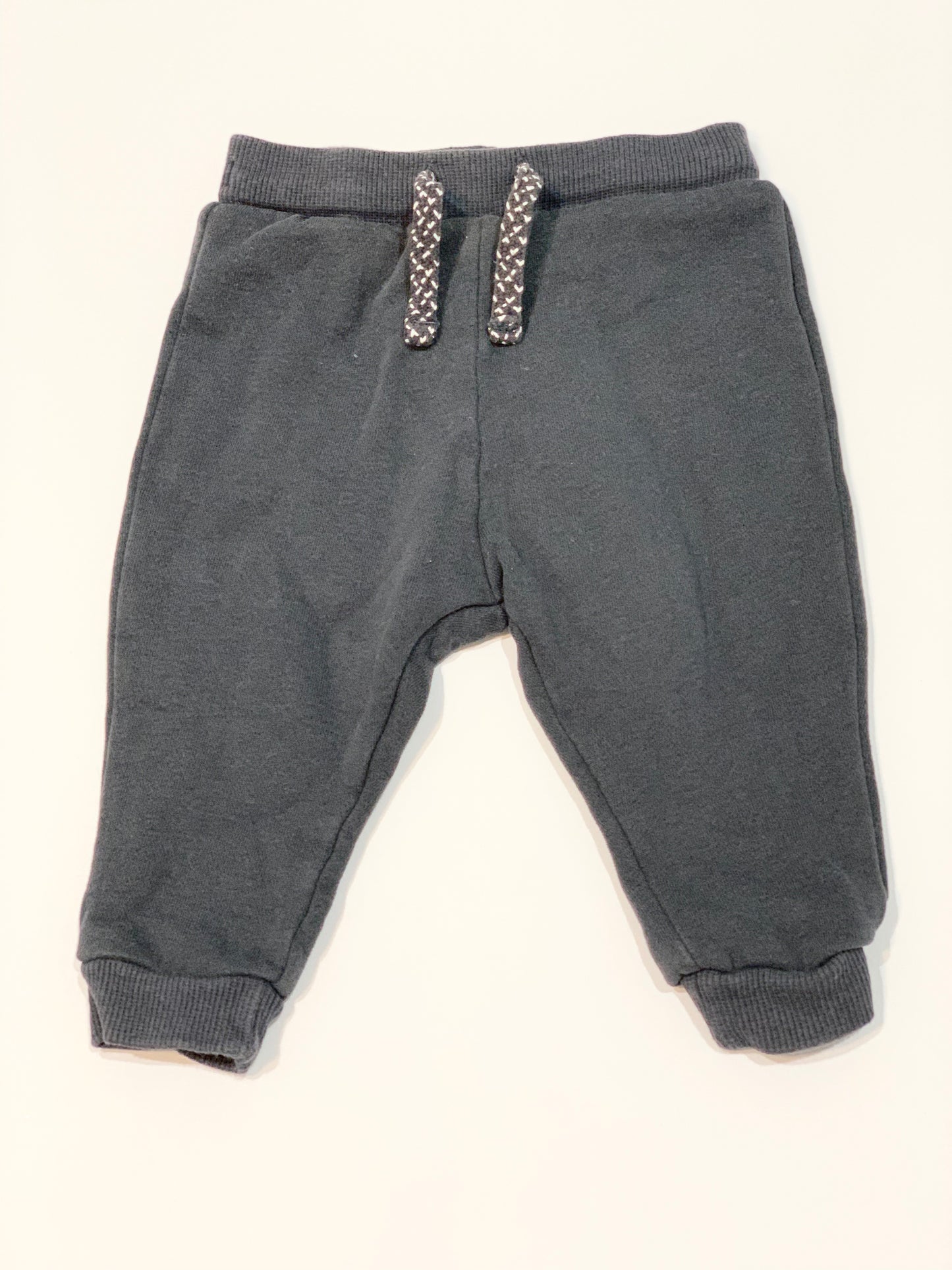 Grey trackies - Size 00