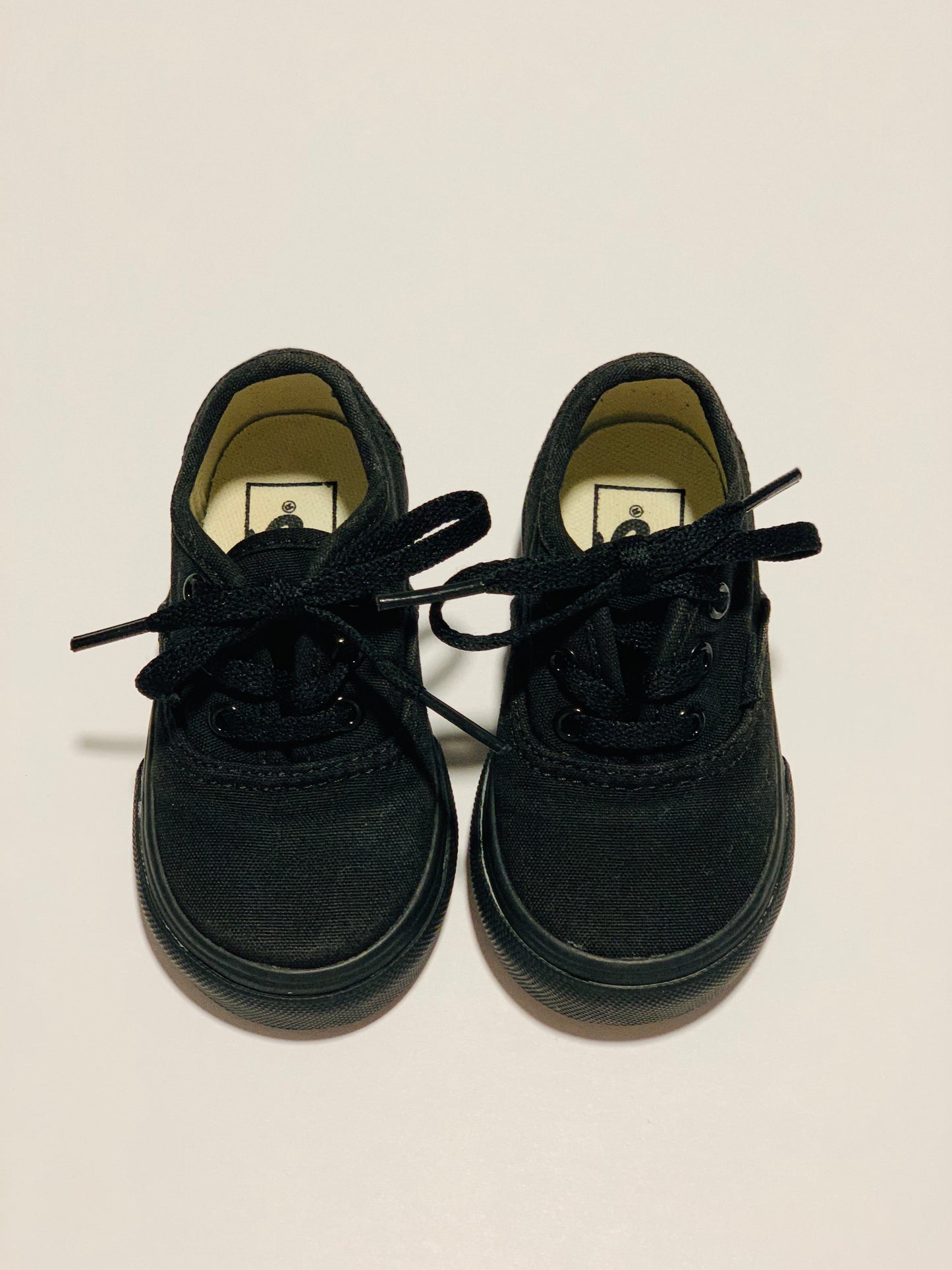 Black canvas shoes - Size US5