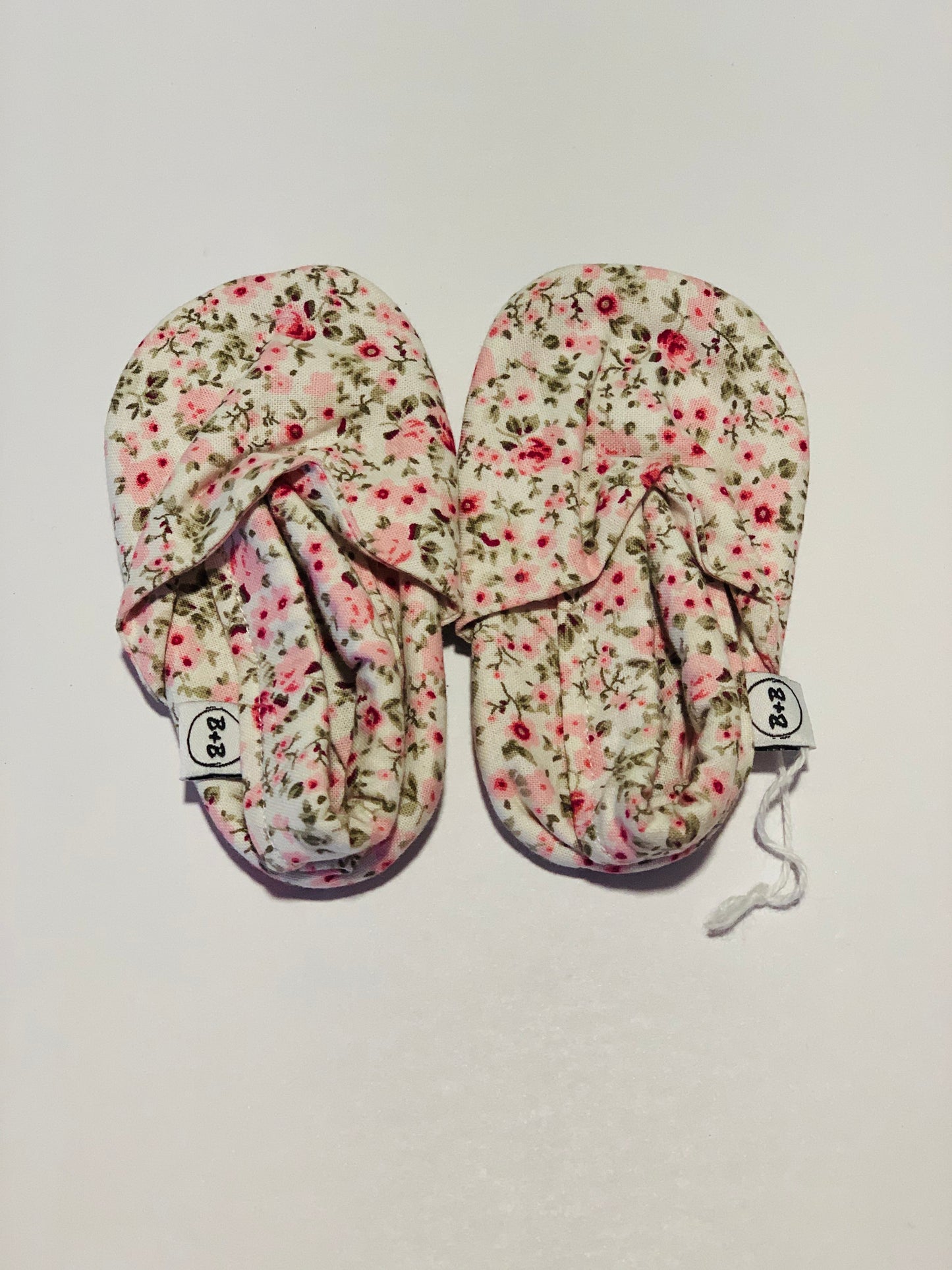 Soft floral shoes new - Size M (10.5cm)